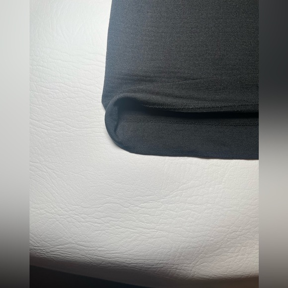 Lululemon Swiftly Tech Short-Sleeve Shirt 2.0 Hip Length – Black – Size 14 - Picture 4 of 9